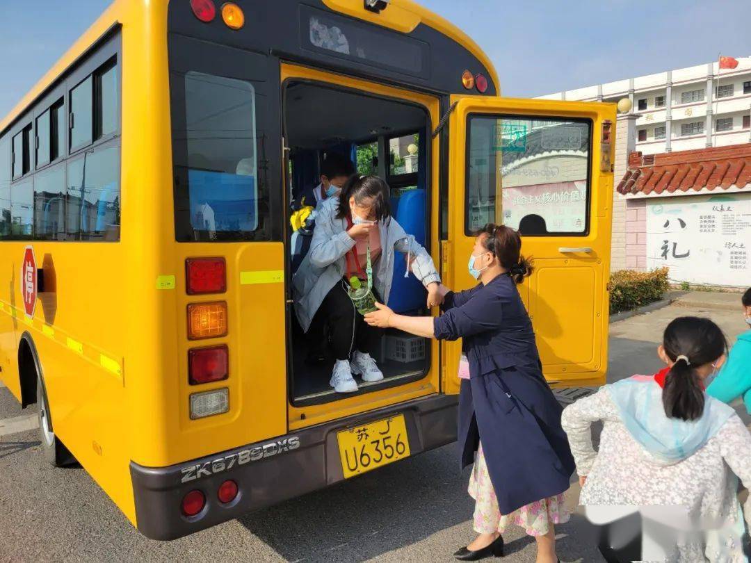 校車安全伴我行 應(yīng)急演練筑防線