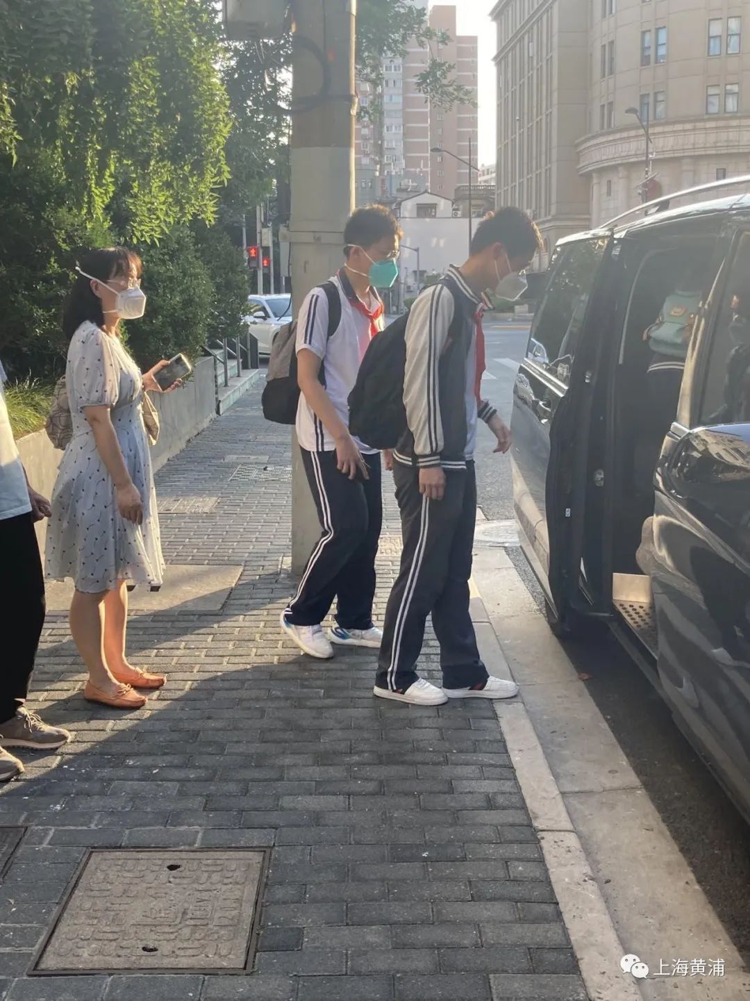 校車點對點：“上學(xué)路上有我們守護！”