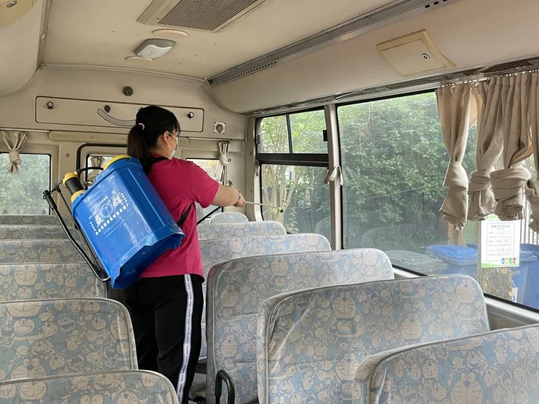 安全乘車，平安“童”行——2023學年下學期校車安全應急演練
