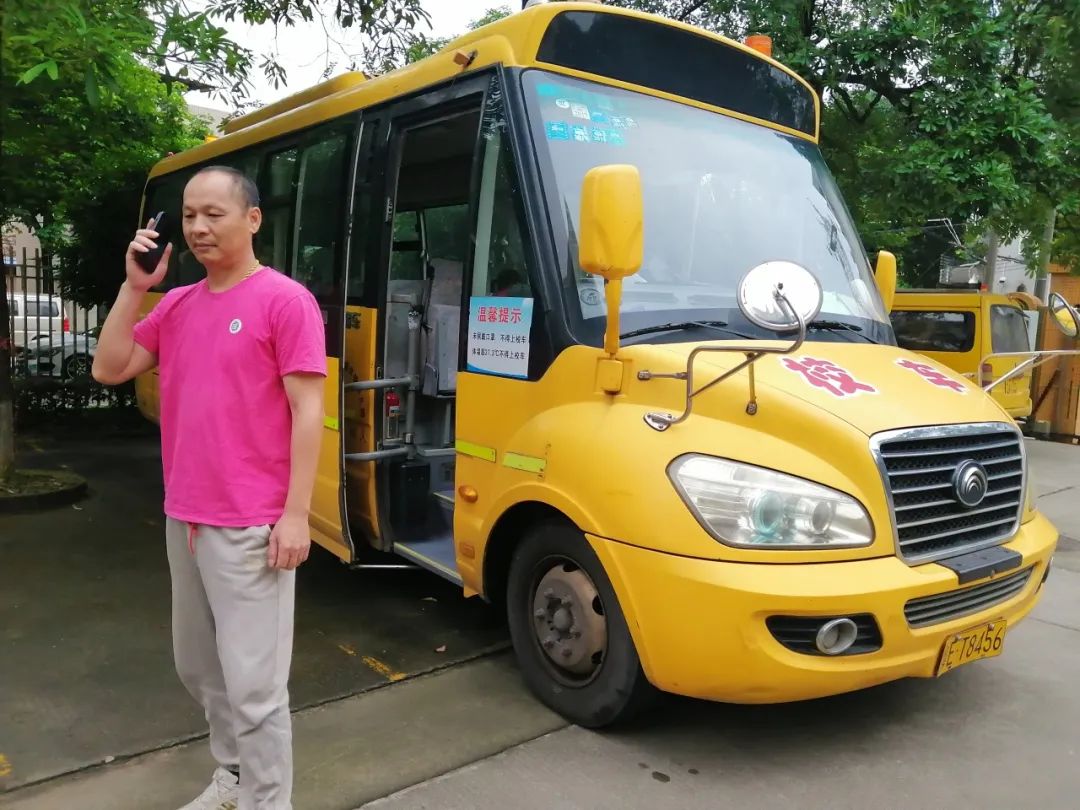 安全乘車，平安“童”行——2023學年下學期校車安全應急演練