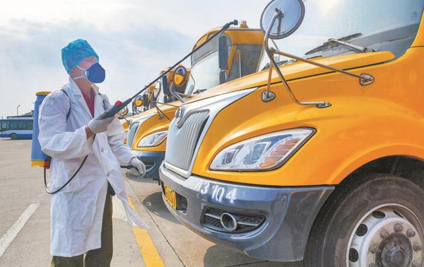 市公交集團營運校車進(jìn)行全面消殺，備開學(xué)