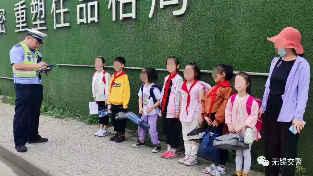 這樣的“黑校車(chē)”，你敢讓孩子坐嗎？