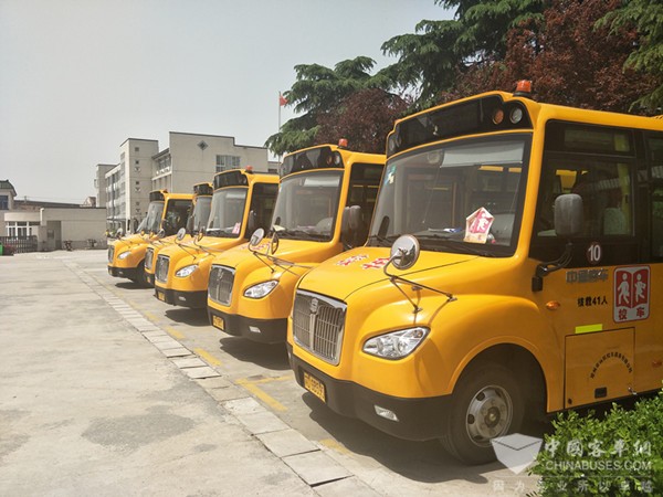 德耀集團的校車“生意經(jīng)”：怎一個“安全”了得