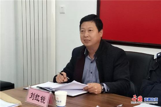 邢臺平鄉(xiāng)縣交警隊聯(lián)合教文廣新體局召開校車“打黑治違”專項整治會議