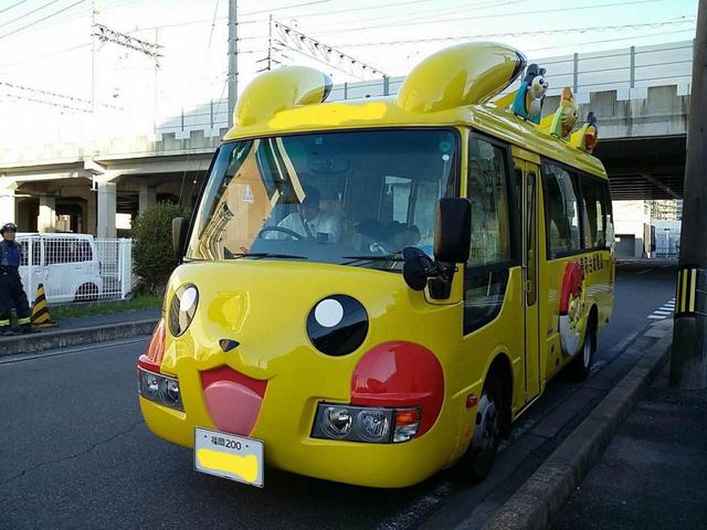 世界校車大PK，日本校車讓孩子搶著上學(xué)，俄羅斯校車讓孩子害怕