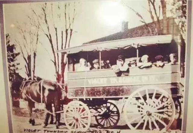 世界校車大PK，日本校車讓孩子搶著上學(xué)，俄羅斯校車讓孩子害怕