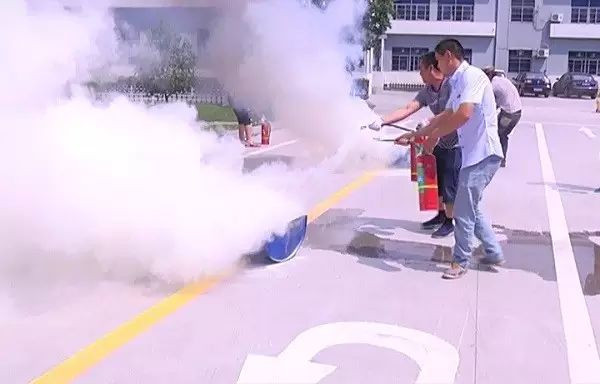 校車突發(fā)事故？浙江諸暨浣東街道中心學(xué)校來(lái)演練