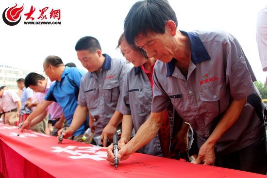 保障校車安全！莒縣舉行校車安全知識培訓(xùn)演練