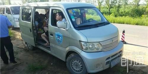 超載286%！河北衡水交警查獲兩輛“黑校車”