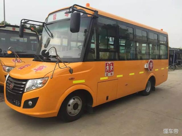 安全標準嚴格的美國校巴再次戰(zhàn)勝卡車 校車安全不容忽視