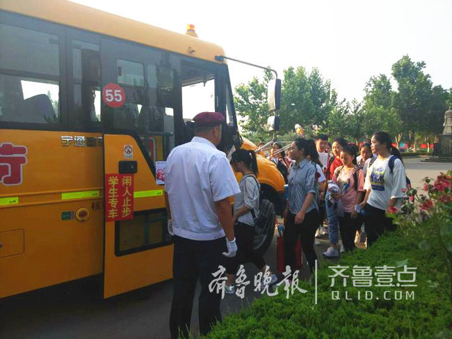 高考后續：接送考生、供考生午休，菏澤愛心校車引發市民點贊