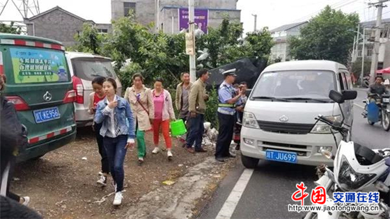 雅安交警向“黑校車”開戰