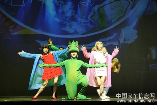 宇通神奇校車來到北京，陪孩子在最美的季節開啟一場穿越時空的奇幻之旅