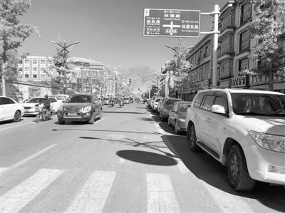 嚴(yán)禁學(xué)校使用“黑校車”接送學(xué)生——西藏拉薩交警集中整治學(xué)校周邊交通秩序