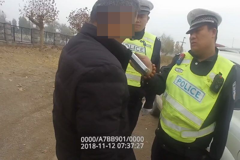 吃驚！校車司機醉酒駕駛 拉著一車孩子去上學