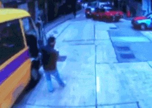香港“無(wú)人校車(chē)”失控致3死11傷，初步懷疑手剎沒(méi)拉好