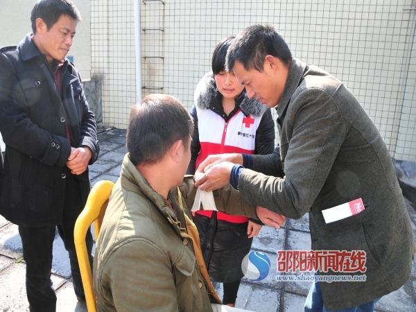 新寧縣舉辦校車司機救護知識培訓(xùn)班