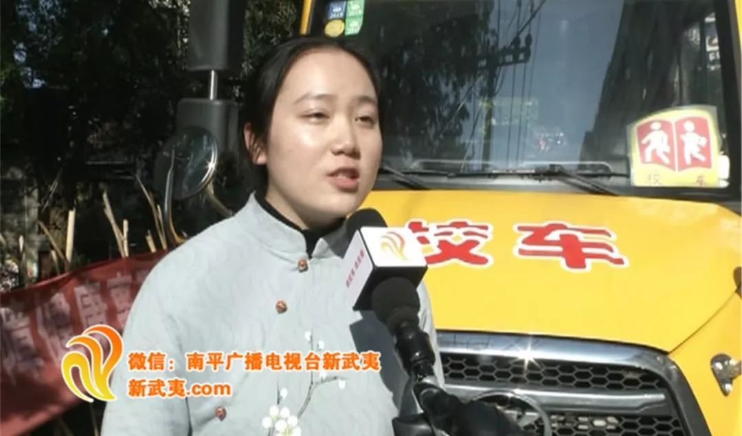 南平一幼兒園校車被砸  查看監(jiān)控發(fā)現(xiàn)……