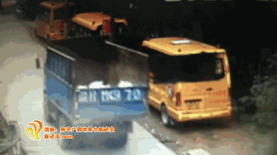 南平一幼兒園校車被砸  查看監(jiān)控發(fā)現(xiàn)……