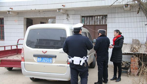 南陽(yáng)社旗一天查處2起嚴(yán)重違法校車(chē)，駕駛員被處罰