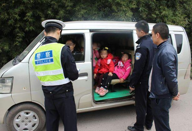 準(zhǔn)乘5人卻塞進(jìn)了37人！這輛黑校車(chē)居然還偽造號(hào)牌，已達(dá)報(bào)廢
