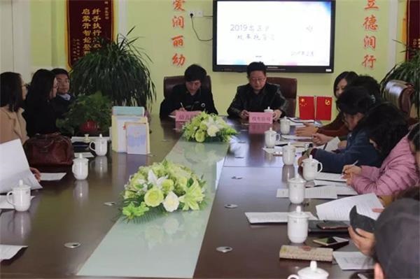 讓出行更平安 高新區(qū)舉行民辦幼兒園校車(chē)托管簽約儀式
