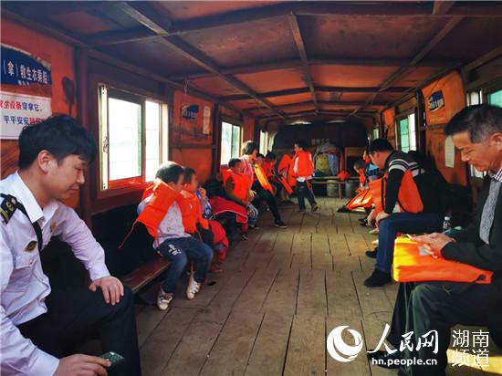 水上校車：擺渡擺渡 劃出孩子求學路
