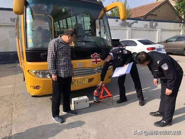 文昌湖交警積極開展校車臨檢及駕駛員安全教育培訓(xùn)工作