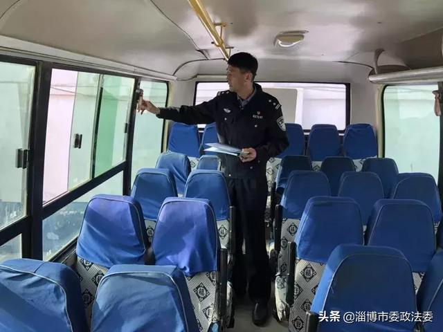 文昌湖交警積極開展校車臨檢及駕駛員安全教育培訓(xùn)工作