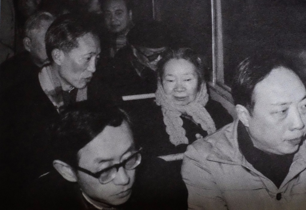歷史深處開來復(fù)旦校車，顧頡剛、謝希德、蕭乾、朱東潤等常坐
