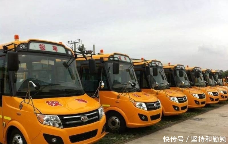 再也不用擔心孩子被遺留在校車里了！這個縣的校車將全程監控