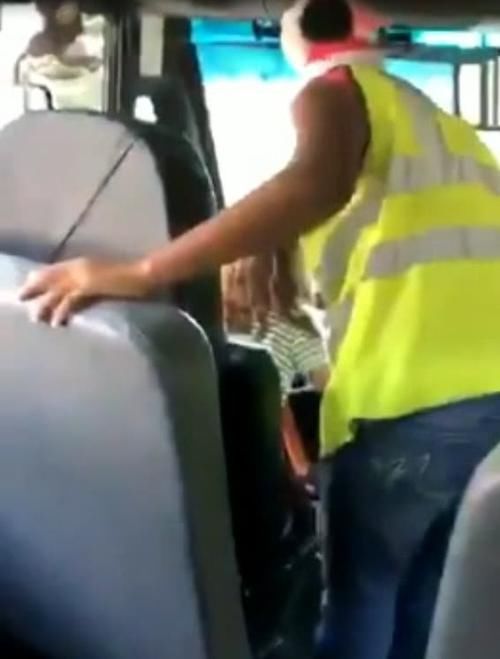 無德黑人女司機讓11歲小孩開校車視頻被瘋傳，第一時間被解雇