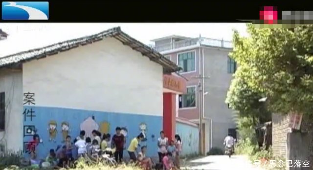 校車接送孩子卻事故頻發(fā) 無辜生命就此消逝 司機(jī)也不知所措