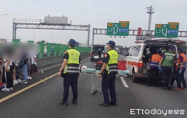 快訊 永平工商校車國一與大貨車事故！22學(xué)生 1司機受傷 堵8公里