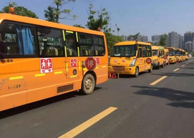 湘潭一校車司機酒駕心存僥幸“走捷徑”，交警蜀黍：沒想到吧？