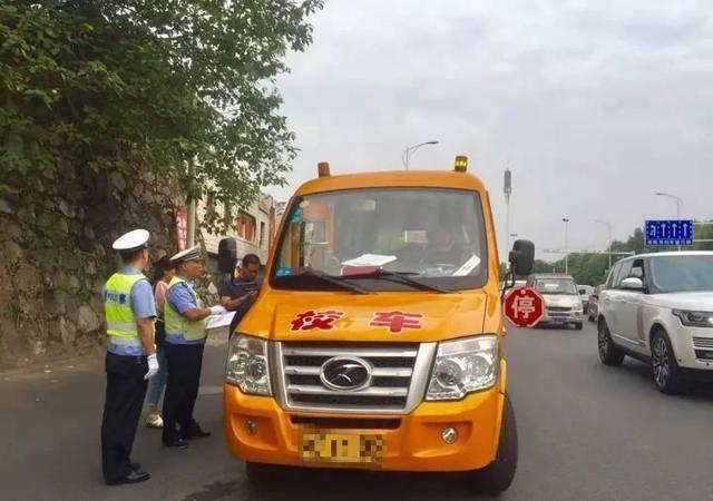 湘潭一校車司機酒駕心存僥幸“走捷徑”，交警蜀黍：沒想到吧？