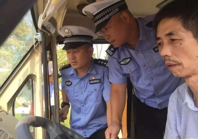 湘潭一校車司機酒駕心存僥幸“走捷徑”，交警蜀黍：沒想到吧？