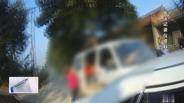 合規(guī)校車出故障 幼兒園管理員竟用面包車超員接送學(xué)生被處罰