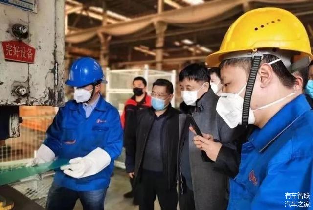 五菱車(chē)間造口罩 比亞迪投產(chǎn)消毒水 抵抗疫情汽車(chē)人還在行動(dòng)！