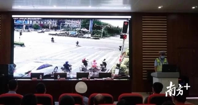揭陽交警對校長及校車駕駛員開展集中培訓(xùn)