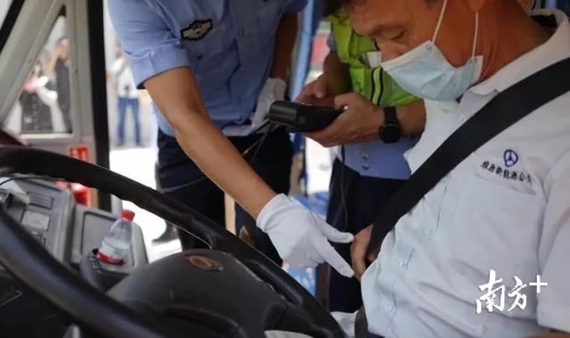 揭陽交警對校長及校車駕駛員開展集中培訓(xùn)