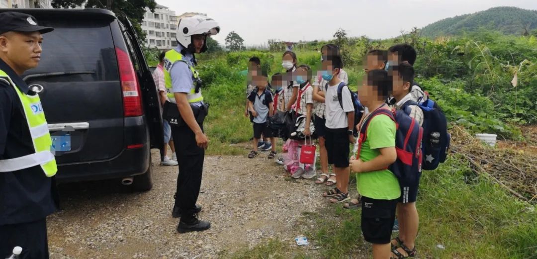 舉報(bào)：廣西南寧一教育機(jī)構(gòu)“校車”超載20％ 交警：查！