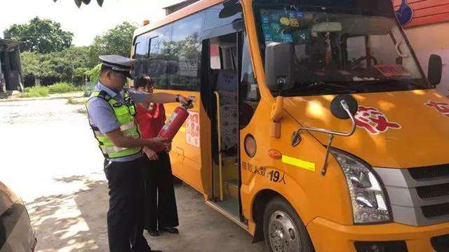 湖南常德：聯(lián)合開展校車安全檢查 打好本學(xué)期護校收官戰(zhàn)