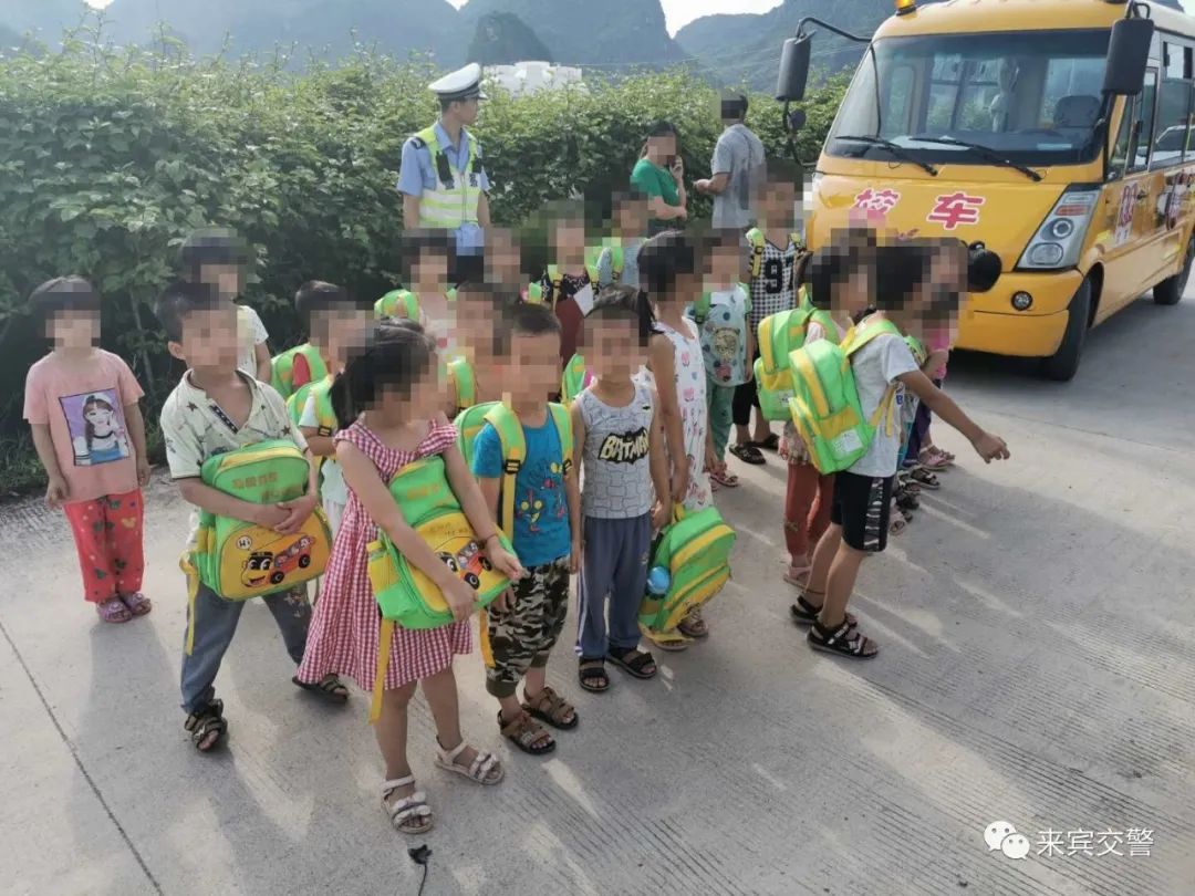 “校車”超員，交警開出萬元罰單！