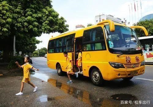 校車(chē)安全小知識(shí)：學(xué)生乘坐校車(chē)需要注意什么