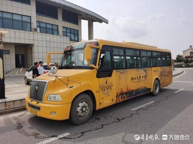 山東：惠民縣大年陳鎮(zhèn)，愛心企業(yè)情系教育，莘莘學(xué)子喜獲校車