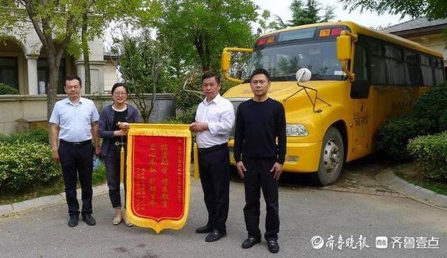 山東：惠民縣大年陳鎮(zhèn)，愛心企業(yè)情系教育，莘莘學(xué)子喜獲校車
