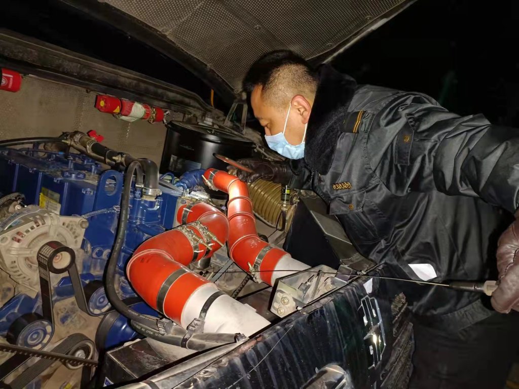 讓孩子們溫暖乘車！青島2000余輛溫馨校車全面開暖風