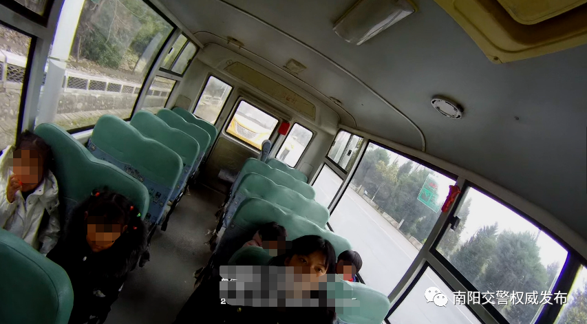 【文明交通·違法曝光】不合規校車，坐不得！