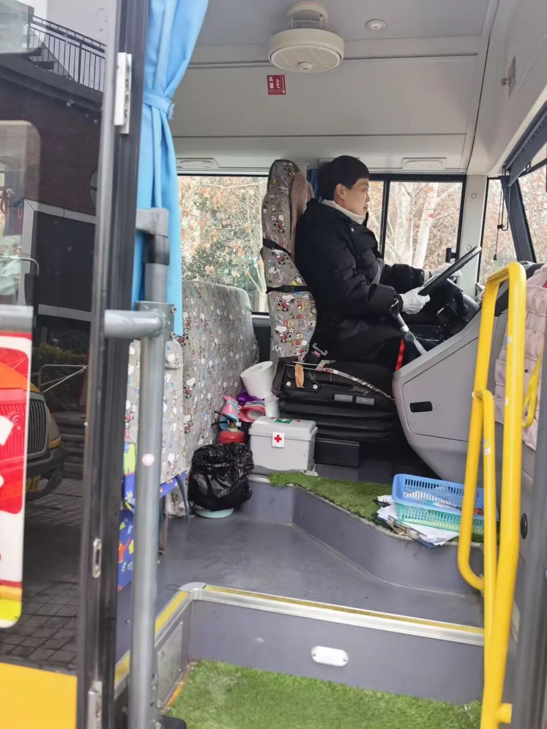 安全“童”行，伴我成長——鄭州市金水區(qū)清水苑幼兒園校車突發(fā)事故模擬應(yīng)急演練